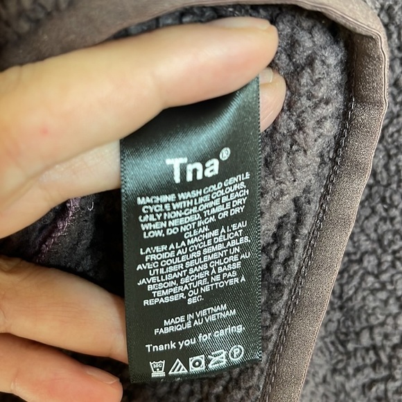 Aritzia TNA Deep Purple Fuzzy Teddy Full Zip Hooded JackeSize XS - Picture 7 of 7